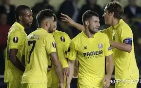 包含利尔主场不敌卡昂，特劳雷破门得分的词条