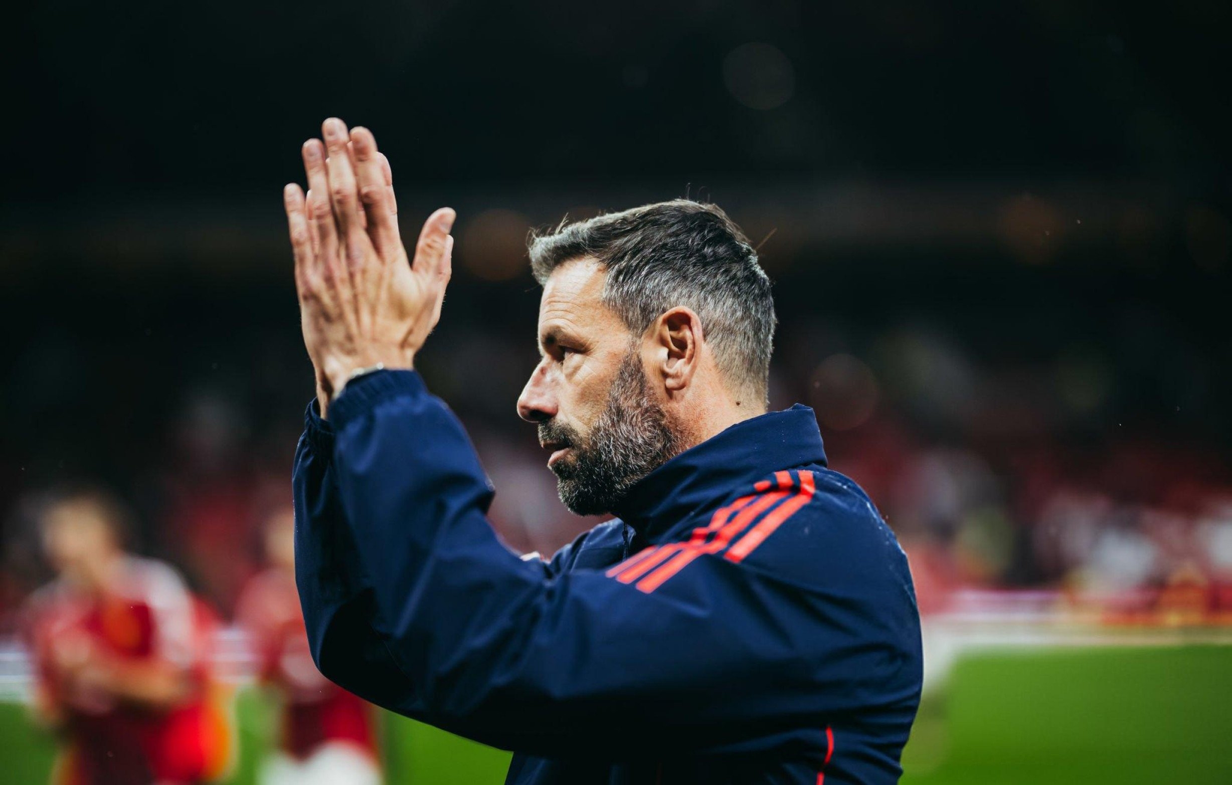 包含曼联官宣阿根廷国脚转会，强化锋线实力的词条